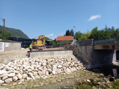 Construction d'un pont sur la Deysse