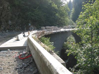 Elargissement et réparation du pont des Pontets